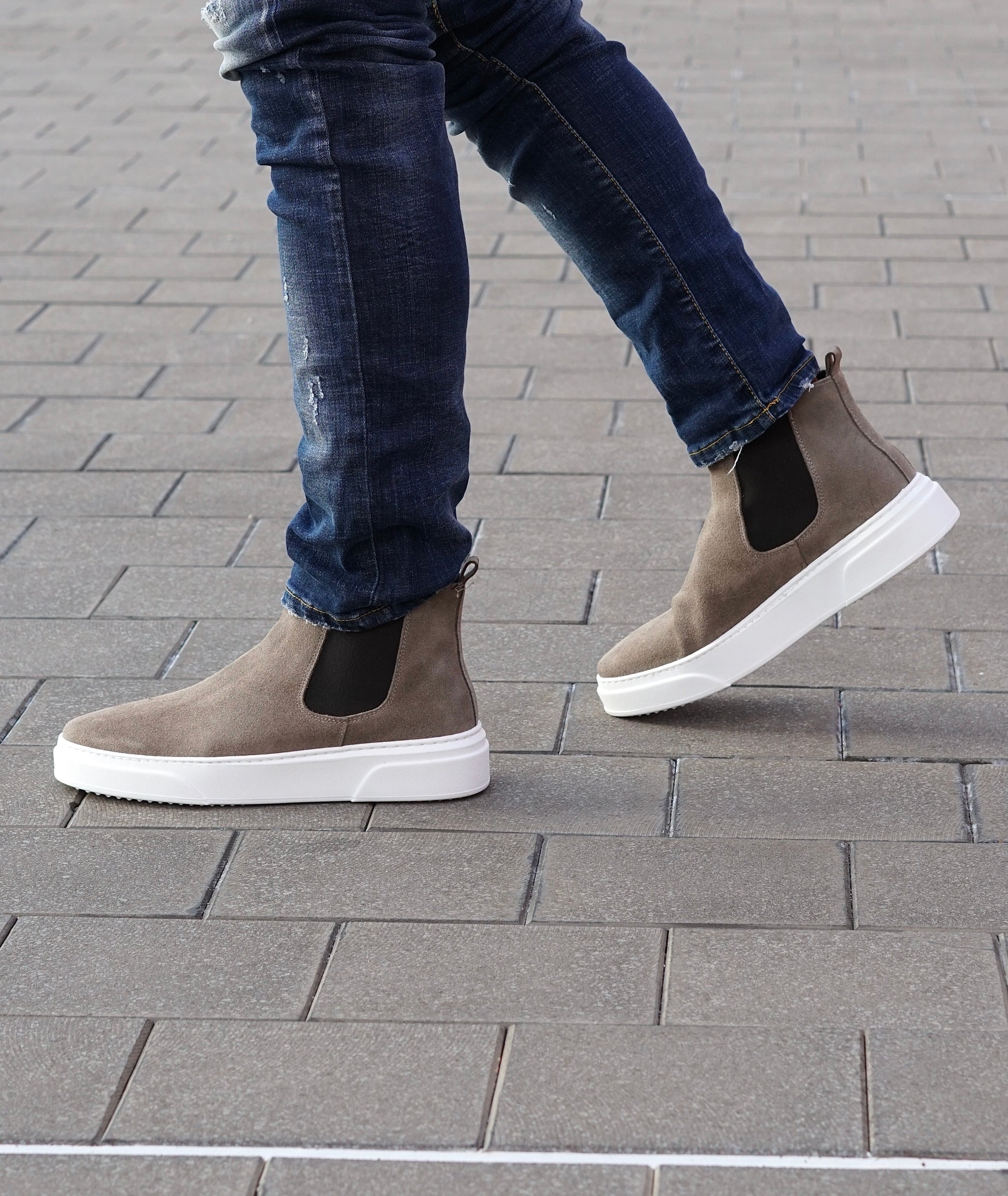 Harvey sporty Beatles in suede